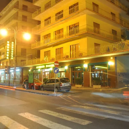 Fiorenza فندق 3*